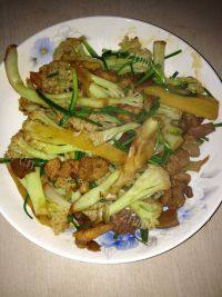 质嫩的花菜炒肉片