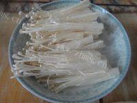 家常菜培根金针菇卷做法图解2)