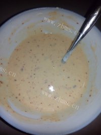 美味的包菜鸡蛋饼做法图解4)