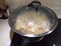 色泽鲜亮的土豆烧鸡翅做法图解7)