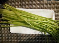 家常菜芹菜炒豆芽做法图解1)