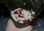 自制红豆豆沙粽做法图解4)