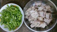食欲满满的尖椒回锅肉做法图解3)