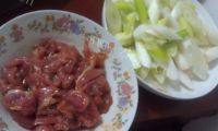 家常菜大葱炒肉片做法图解2)