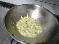 美味的炒丝瓜做法图解8)