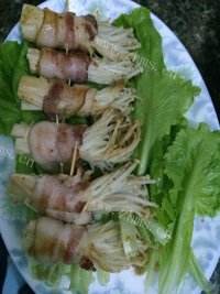 好吃的培根金针菇卷做法图解7)