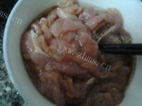 美味的紫菜瘦肉蛋花汤做法图解2)