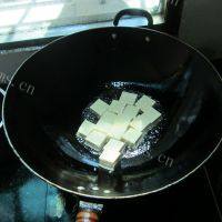 美味的丸子豆腐汤做法图解3)