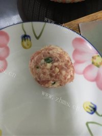 红烧狮子头做法图解5)