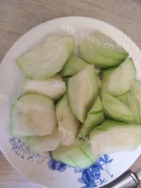 家常菜丝瓜炒蛋做法图解1)