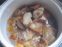 「DIY美食」鹌鹑蛋红烧肉做法图解4)