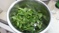 家常蒜蓉茼蒿做法图解1)