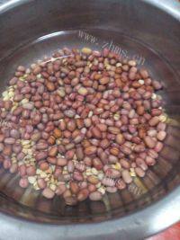 「DIY」薏米红豆红枣粥做法图解1)