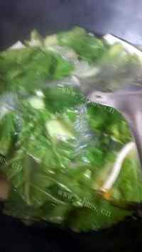 鲜美菜苔豆腐汤做法图解7)