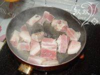 家常菜春笋红烧肉做法图解4)