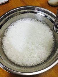 自制葡萄干戚风蛋糕做法图解8)