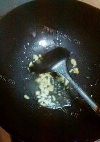 家常菜素炒包菜做法图解4)