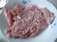 软嫩的芹菜肉丝做法图解2)