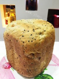 美味的黑芝麻核桃养生面包做法图解5)