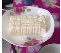 虾蓉蒸豆腐做法图解1)