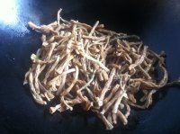 好吃的干豆角烧肉做法图解4)