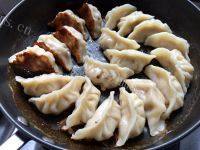自己做的煎饺子做法图解9)