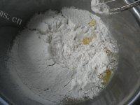 垂涎欲滴的原味戚风蛋糕做法图解5)