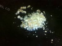 美味的蒜蓉炒虾做法图解4)