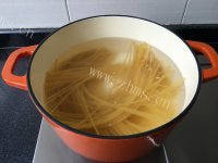 特下饭的海鲜意面做法图解10)
