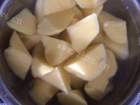 美味红烧鸡腿土豆做法图解2)