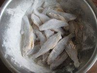 家常菜香酥黄花鱼做法图解2)