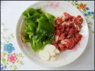 青椒牛肉片做法图解5)