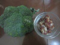 家常菜西兰花炒腊肠做法图解1)