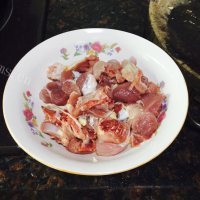 好吃的冬菇焖鸡做法图解3)