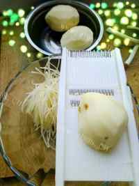 陕西特色洋芋饼饼做法图解1)
