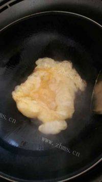 简单洋葱炒蛋做法图解3)