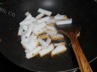 清爽的老干妈炒凉粉做法图解4)