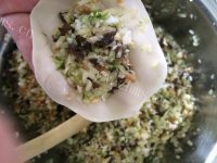 美味的素馅嫩瓜饺子做法图解6)