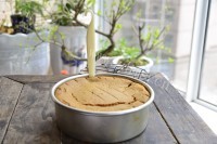 色泽鲜亮的原味戚风蛋糕做法图解21)
