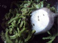 家常菜苦瓜炒腌菜