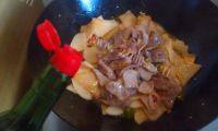 家常菜凉薯炒肉做法图解9)