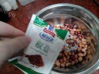 下酒菜烤五香花生米做法图解4)