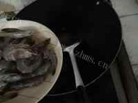 美味的香辣炒虾做法图解4)
