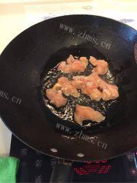 美味的咖喱鸡肉饭做法图解4)