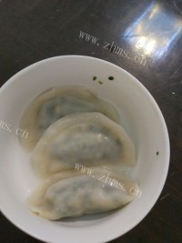 唇齿留香的韭菜鸡蛋饺子做法图解6)