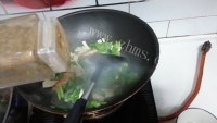好吃的海鲜蔬菜烩饼做法图解6)