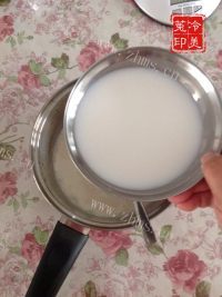 自制红豆椰汁糕做法图解4)