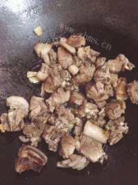 美味的焖鸭做法图解3)