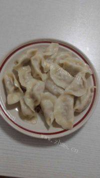 自己做的酸菜馅饺子