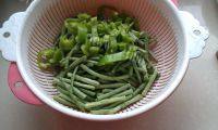 炒豆角做法图解1)